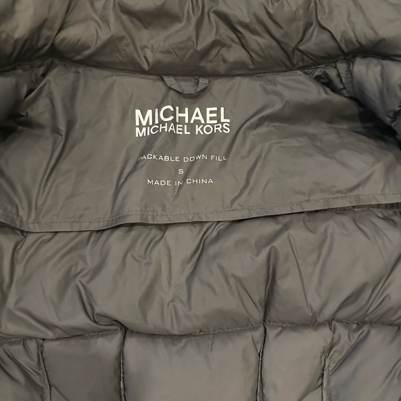 Down filled authentic light Micheal Kors parka in grey - Picture 6 of 8